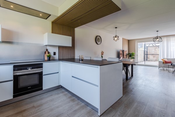 Medium property photo - Wimpelplantsoen 227, 1319 ED Almere